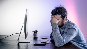Slow laptop freezing vs fast laptop running smoothly after optimization